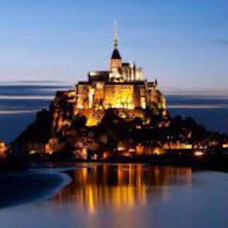 Gites Les 2 Clos Au Pied Du Mont Pontorson Exterior foto