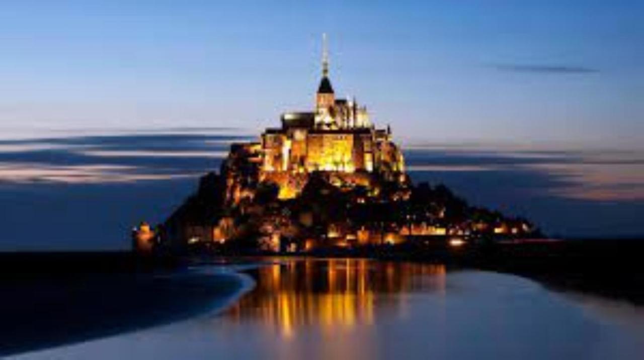 Gites Les 2 Clos Au Pied Du Mont Pontorson Exterior foto